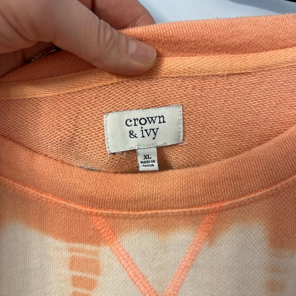Women’s Crown and Ivy Sweatshirt size XL. Worn 3 times - Picture 2 of 3
